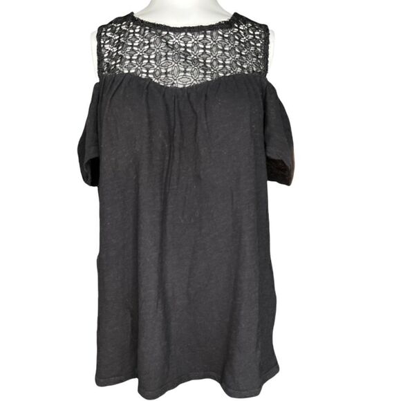 3/$15 or 5/$20 Old Navy Small cold shoulder crochet top - Picture 1 of 7